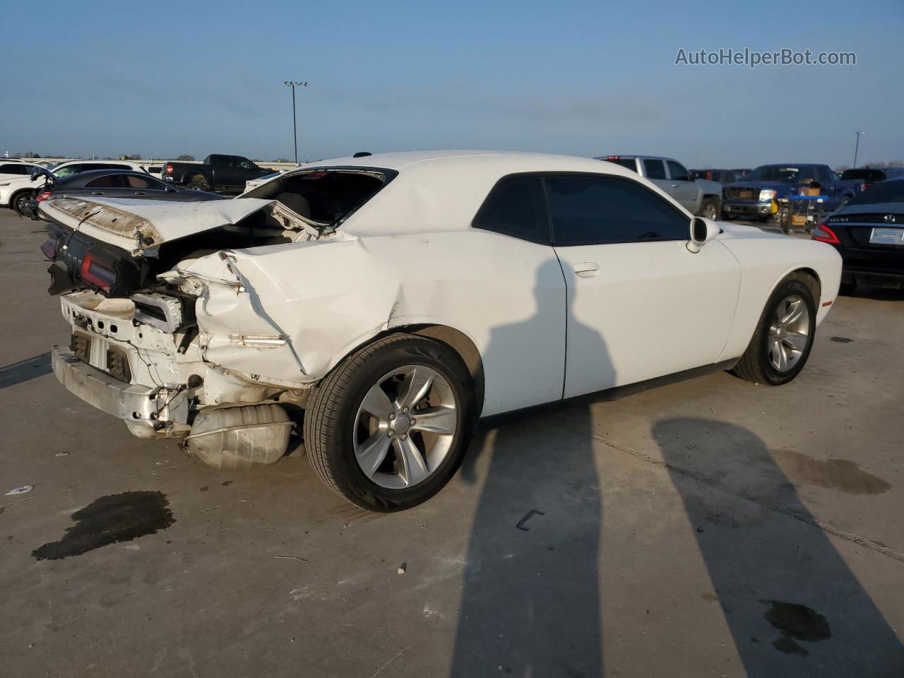 2018 Dodge Challenger Sxt White vin: 2C3CDZAG2JH270222