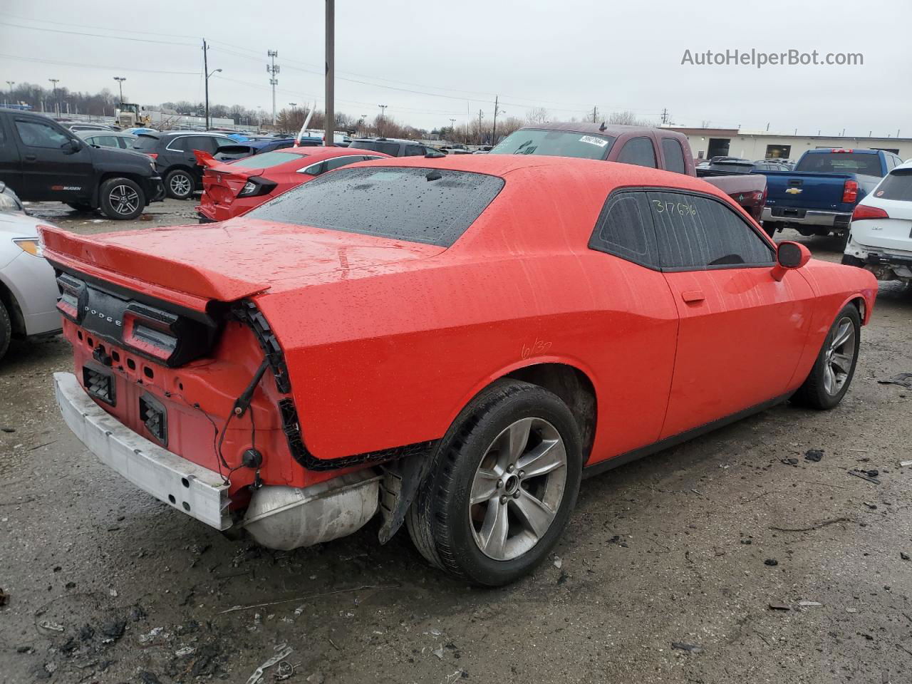 2018 Dodge Challenger Sxt Red vin: 2C3CDZAG2JH317636