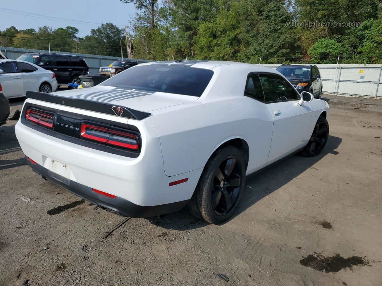 2016 Dodge Challenger Sxt White vin: 2C3CDZAG3GH279858