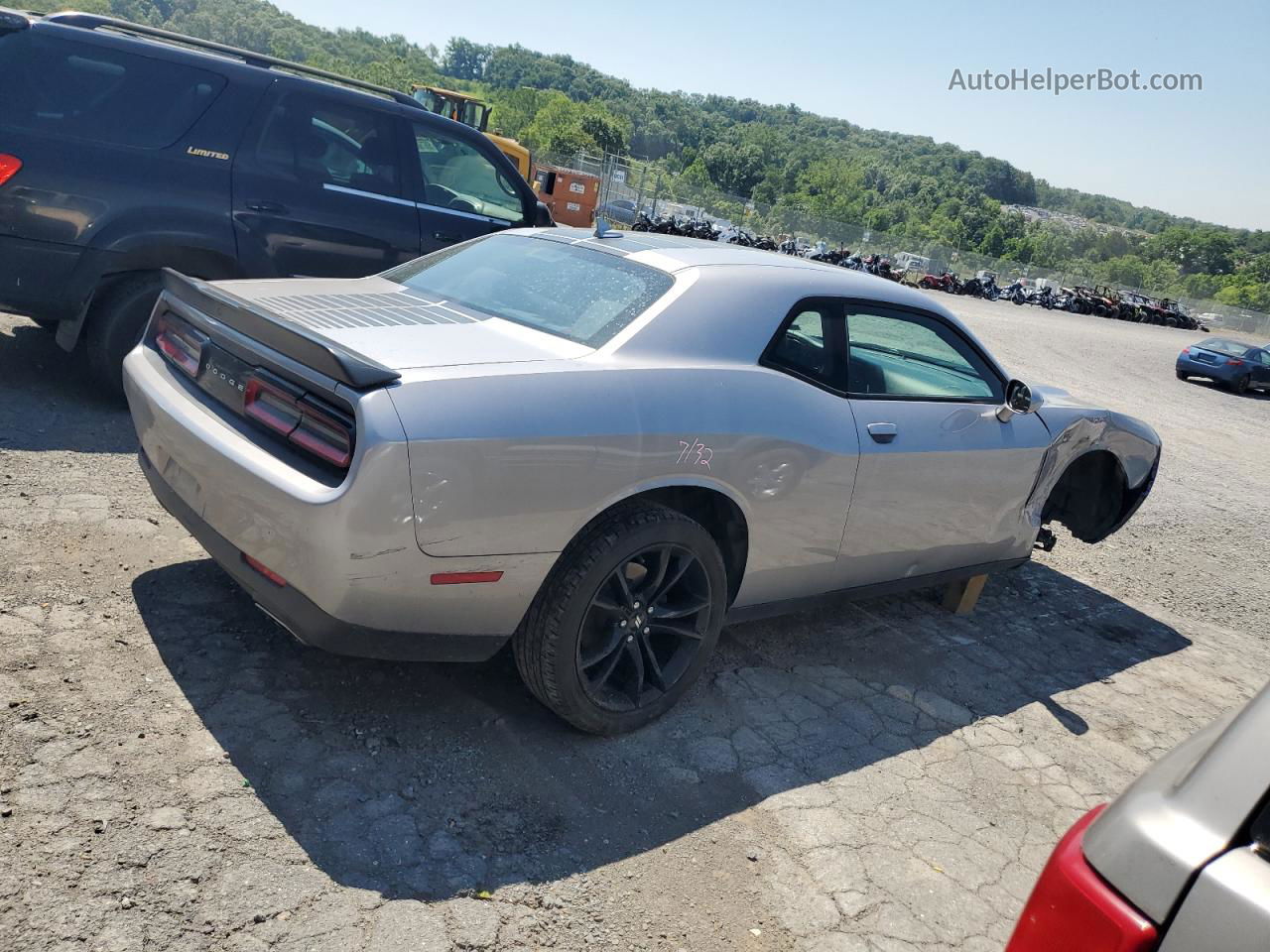 2017 Dodge Challenger Sxt Silver vin: 2C3CDZAG3HH519119