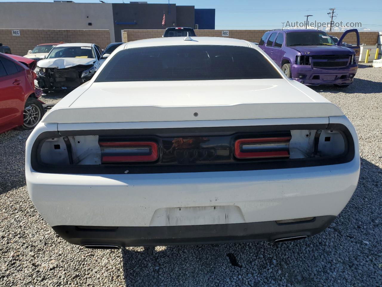 2017 Dodge Challenger Sxt White vin: 2C3CDZAG3HH598498