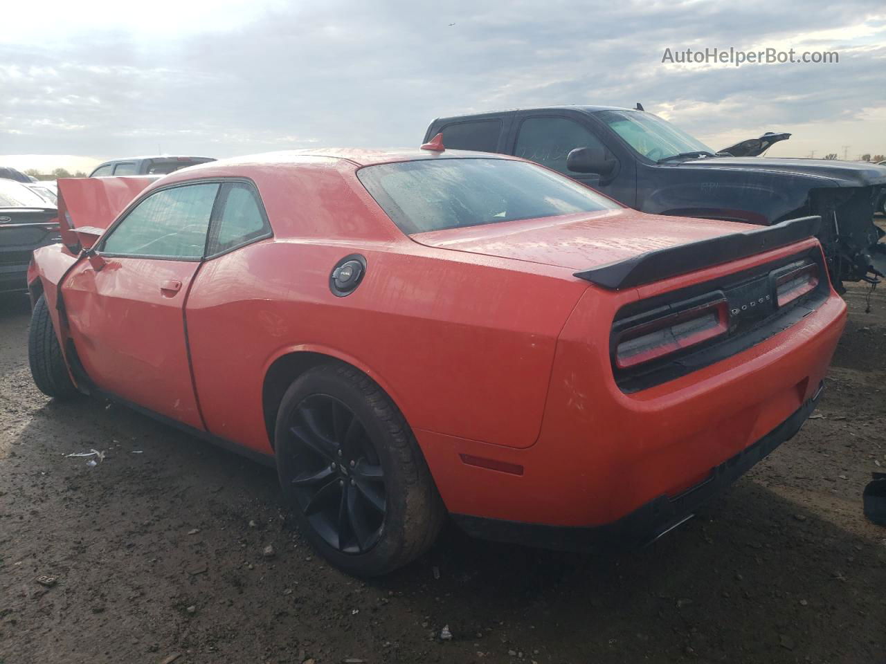 2017 Dodge Challenger Sxt Оранжевый vin: 2C3CDZAG3HH659543