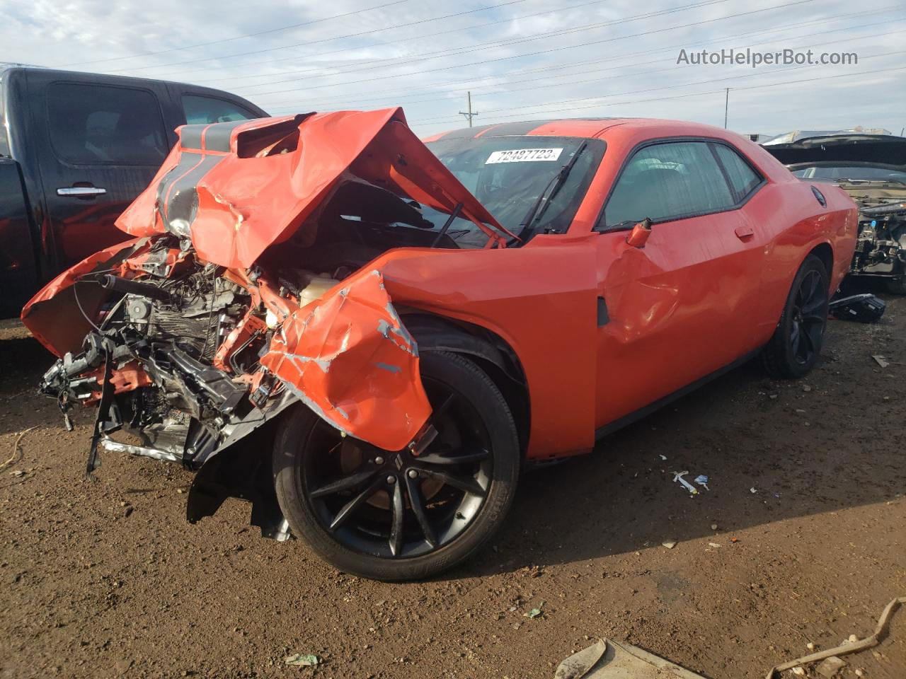 2017 Dodge Challenger Sxt Оранжевый vin: 2C3CDZAG3HH659543