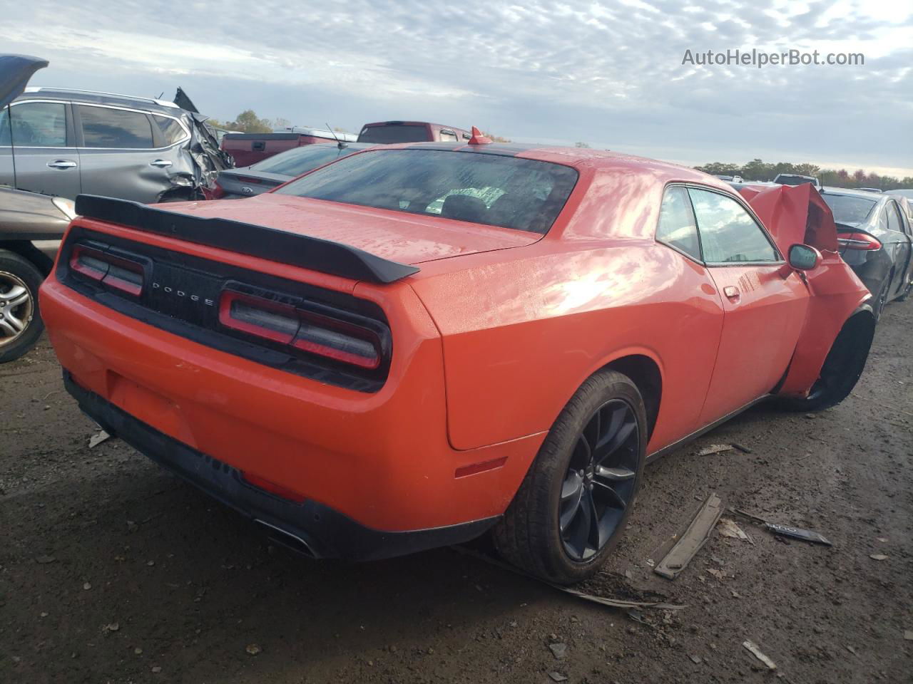 2017 Dodge Challenger Sxt Оранжевый vin: 2C3CDZAG3HH659543