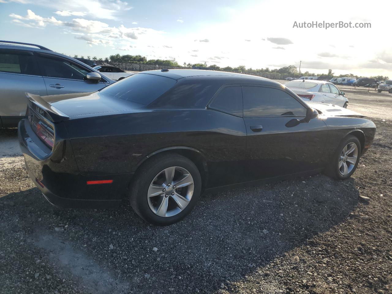 2018 Dodge Challenger Sxt Black vin: 2C3CDZAG3JH317693