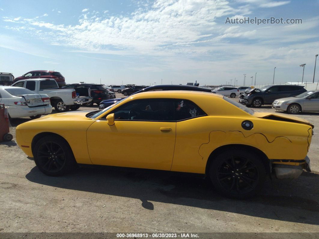 2017 Dodge Challenger Sxt Желтый vin: 2C3CDZAG4HH665741