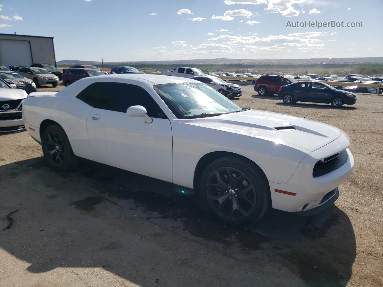 2018 Dodge Challenger Sxt Белый vin: 2C3CDZAG4JH246293