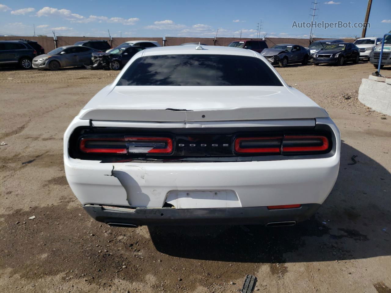 2018 Dodge Challenger Sxt White vin: 2C3CDZAG4JH246293