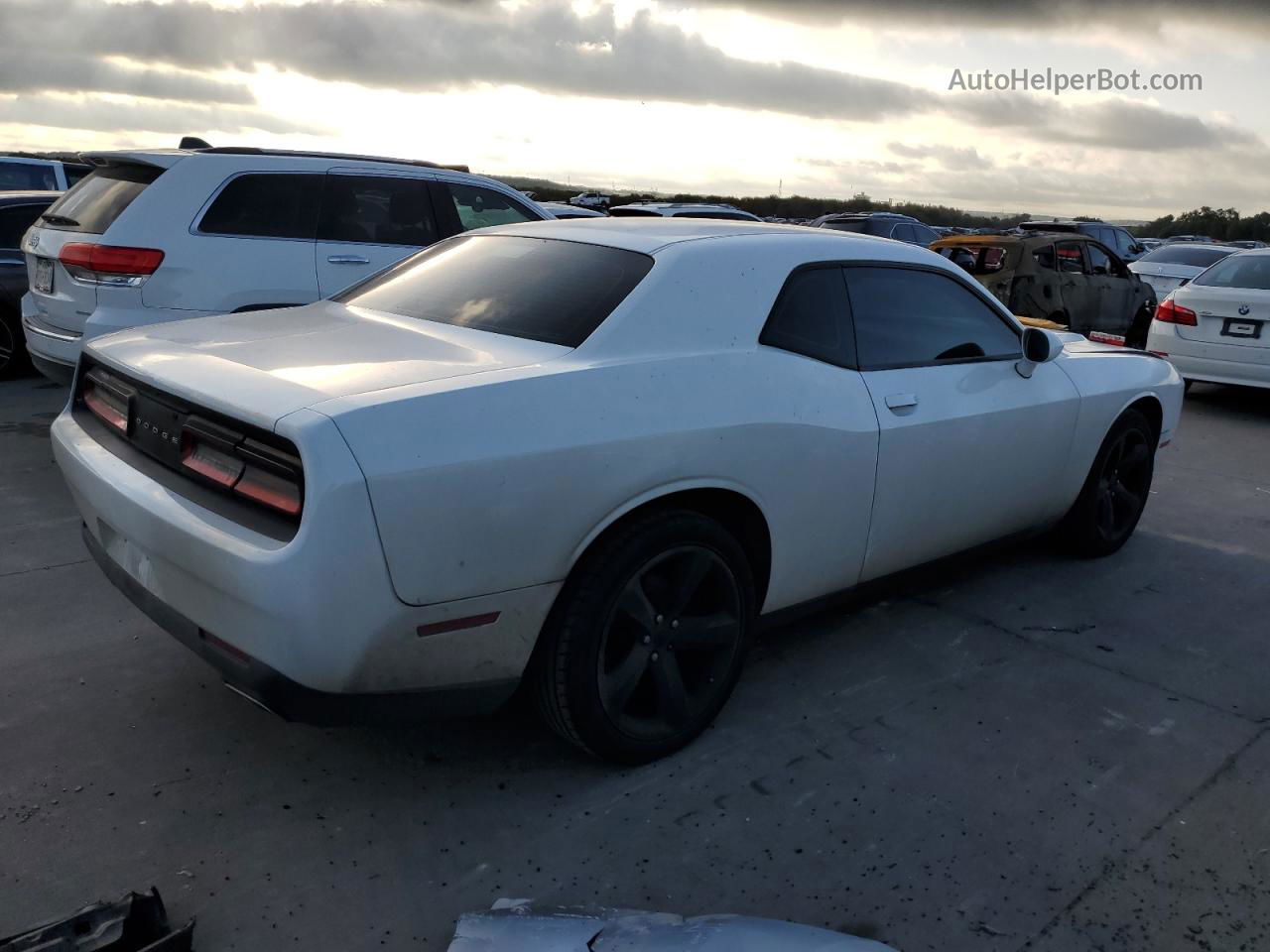 2016 Dodge Challenger Sxt Белый vin: 2C3CDZAG5GH271891