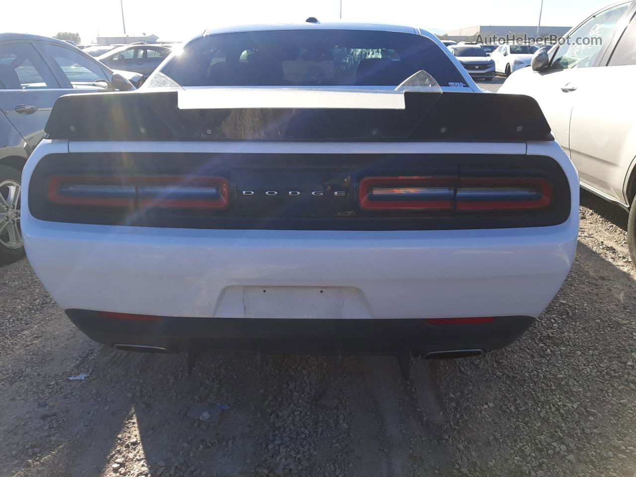 2017 Dodge Challenger Sxt White vin: 2C3CDZAG5HH532406