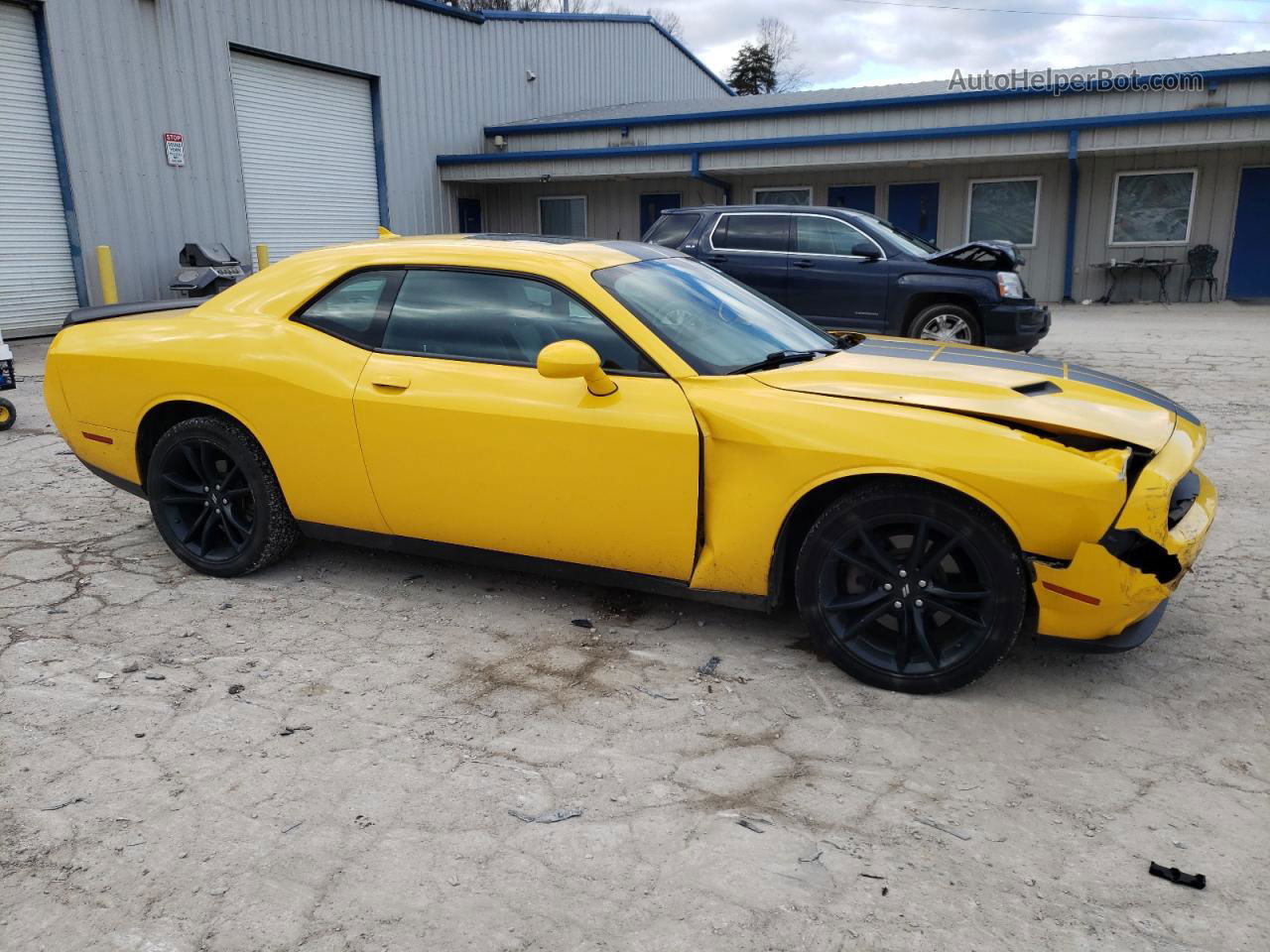 2017 Dodge Challenger Sxt Yellow vin: 2C3CDZAG5HH633901