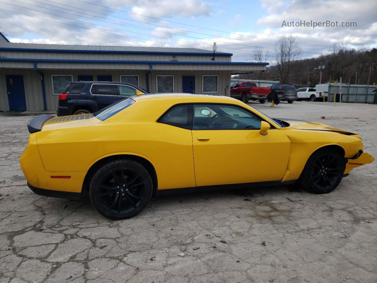 2017 Dodge Challenger Sxt Желтый vin: 2C3CDZAG5HH633901