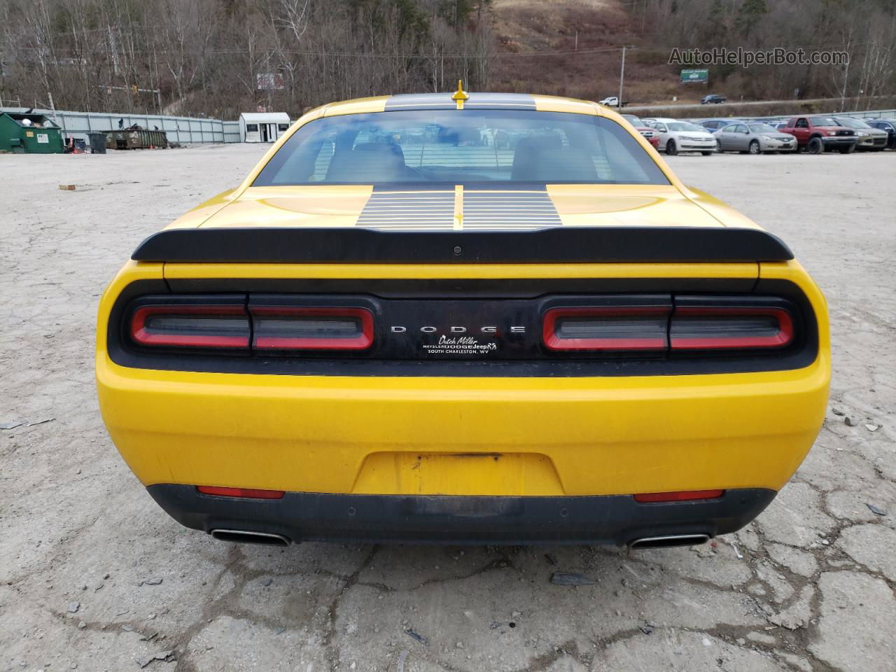 2017 Dodge Challenger Sxt Yellow vin: 2C3CDZAG5HH633901