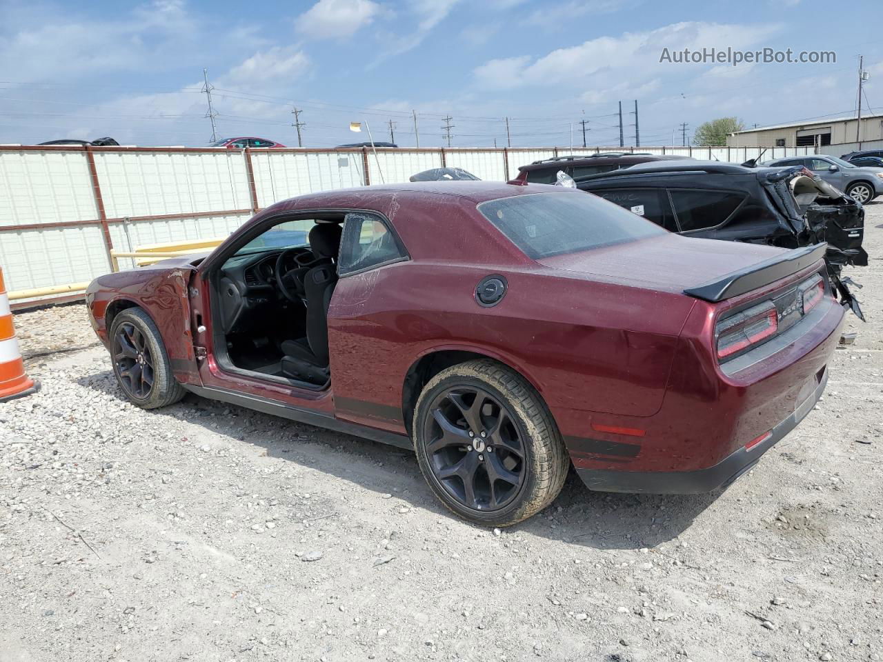 2017 Dodge Challenger Sxt Maroon vin: 2C3CDZAG6HH637889