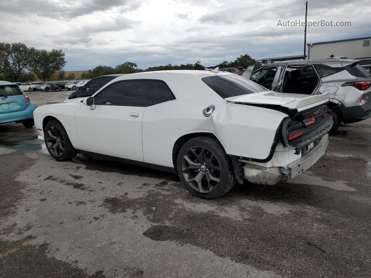 2018 Dodge Challenger Sxt White vin: 2C3CDZAG6JH233027