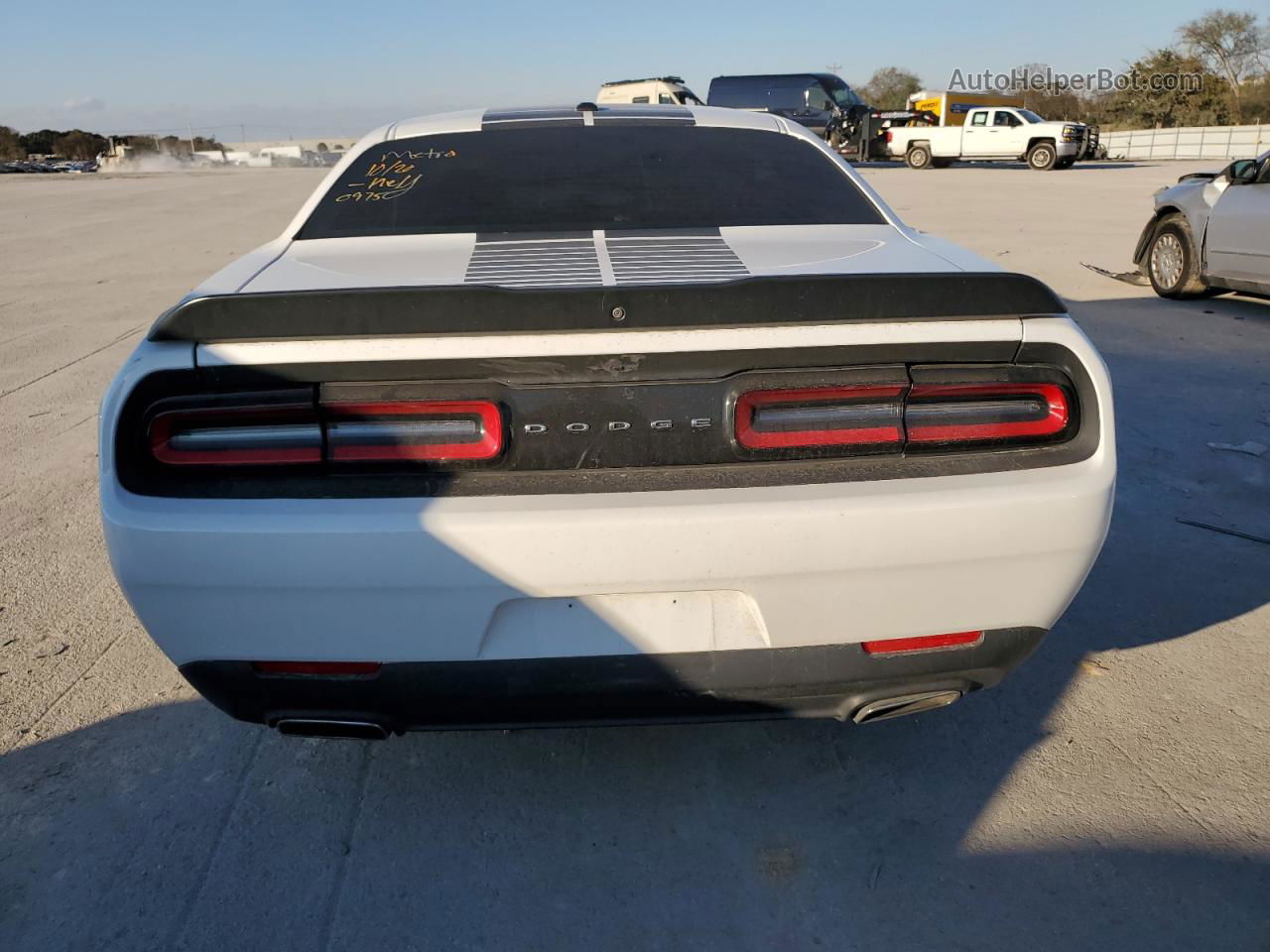 2017 Dodge Challenger Sxt White vin: 2C3CDZAG7HH610975