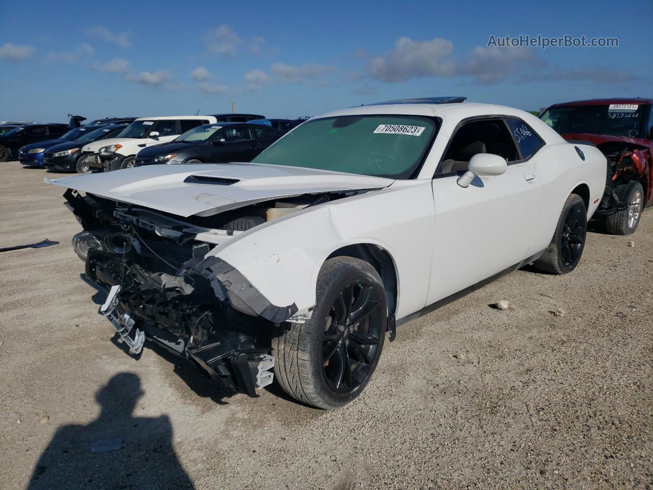 2018 Dodge Challenger Sxt White vin: 2C3CDZAG7JH142056