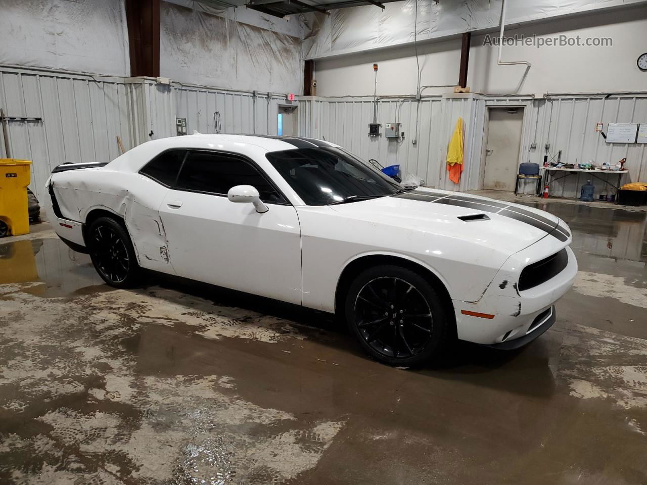 2018 Dodge Challenger Sxt White vin: 2C3CDZAG7JH161920