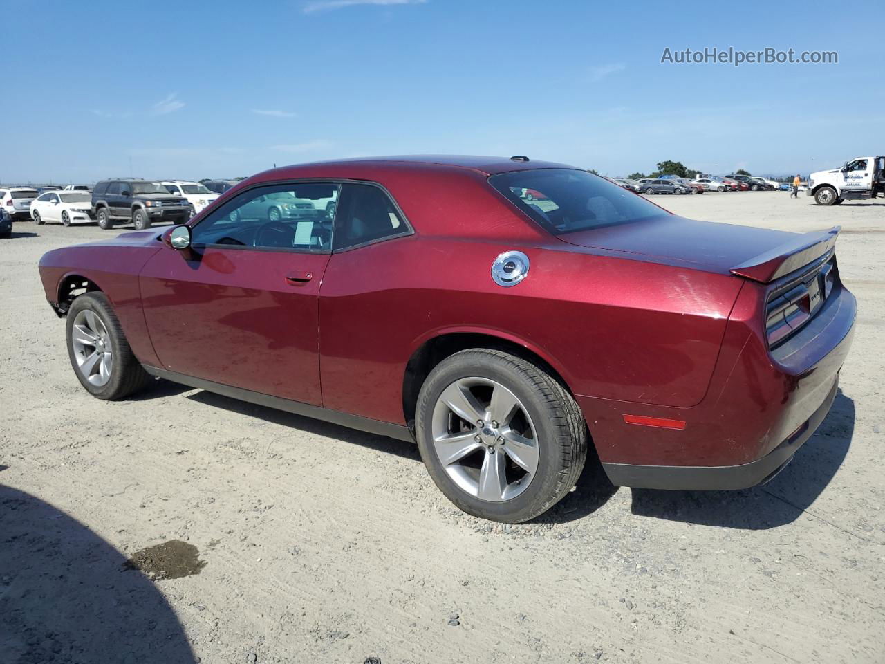 2018 Dodge Challenger Sxt Maroon vin: 2C3CDZAG8JH242439