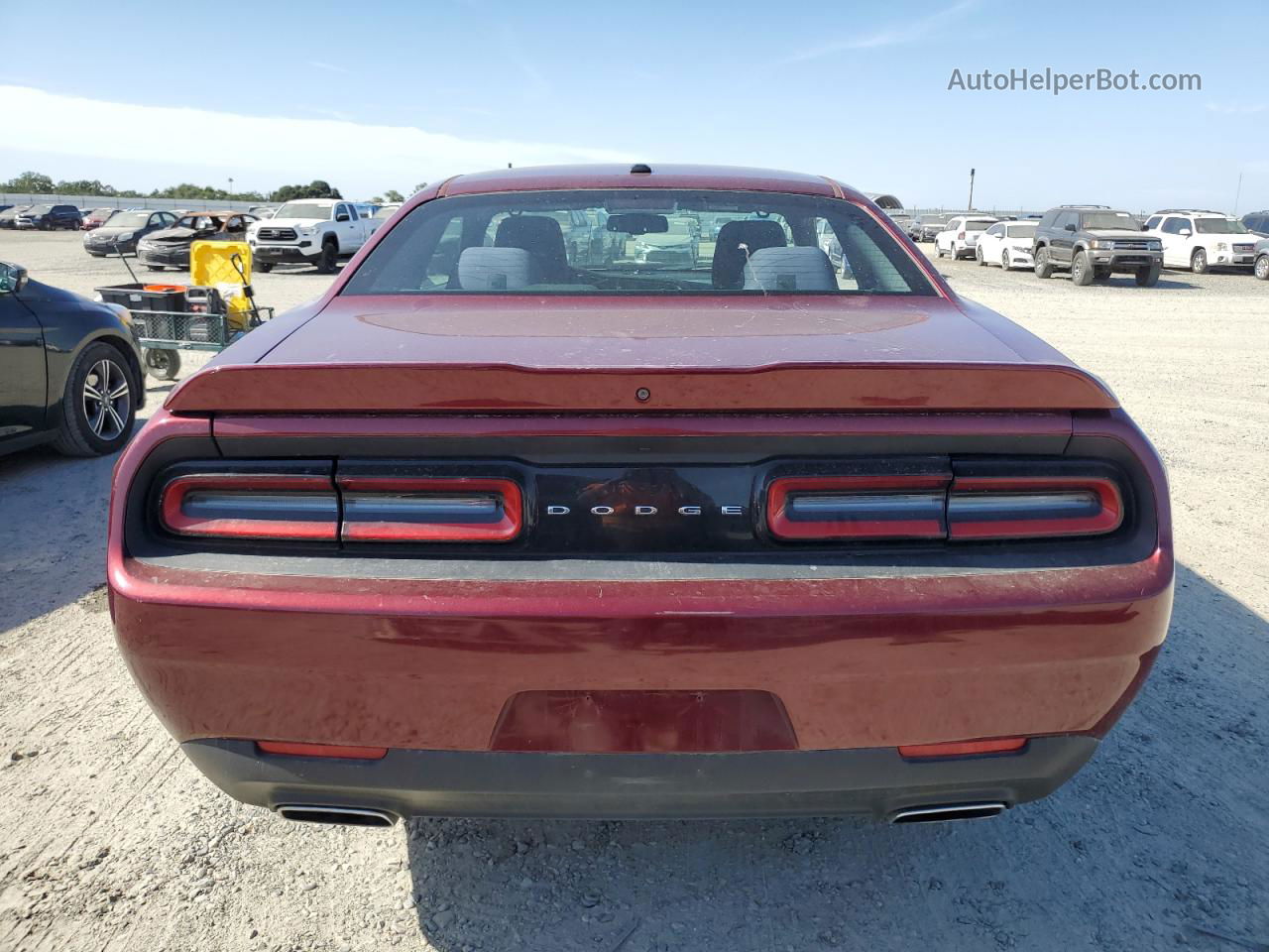 2018 Dodge Challenger Sxt Maroon vin: 2C3CDZAG8JH242439