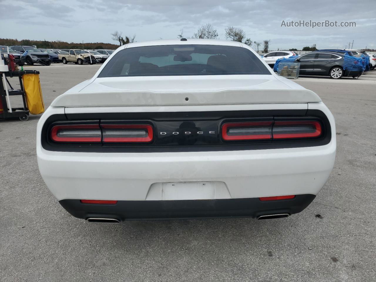 2022 Dodge Challenger Sxt Белый vin: 2C3CDZAG9NH151704