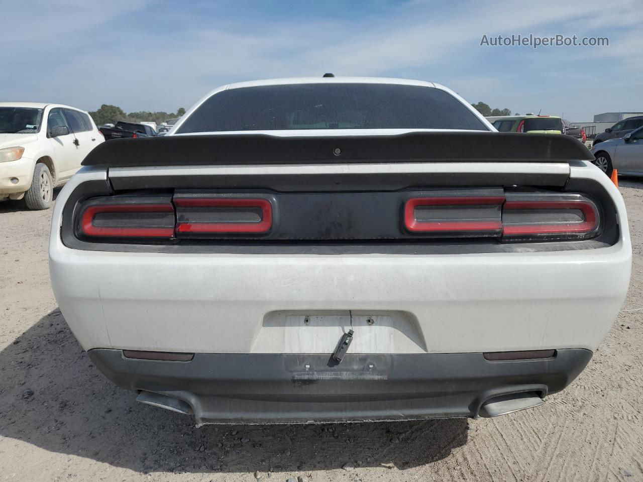 2015 Dodge Challenger Sxt White vin: 2C3CDZAGXFH704295