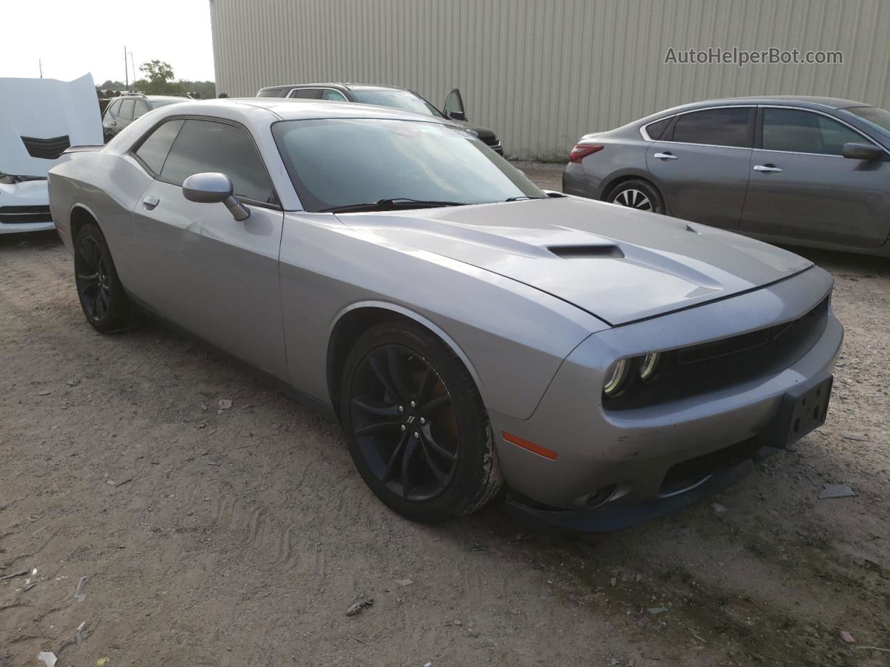 2018 Dodge Challenger Sxt Серебряный vin: 2C3CDZAGXJH204632