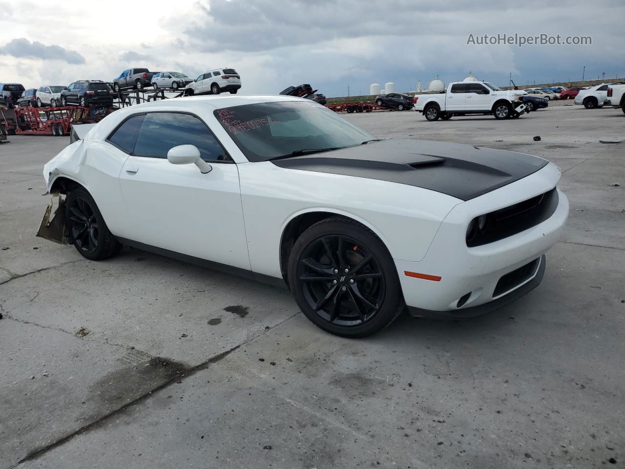 2018 Dodge Challenger Sxt White vin: 2C3CDZAGXJH311454