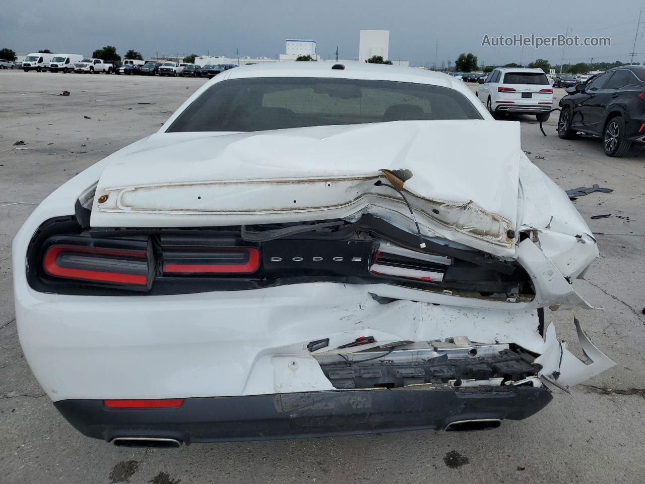 2018 Dodge Challenger Sxt White vin: 2C3CDZAGXJH311454