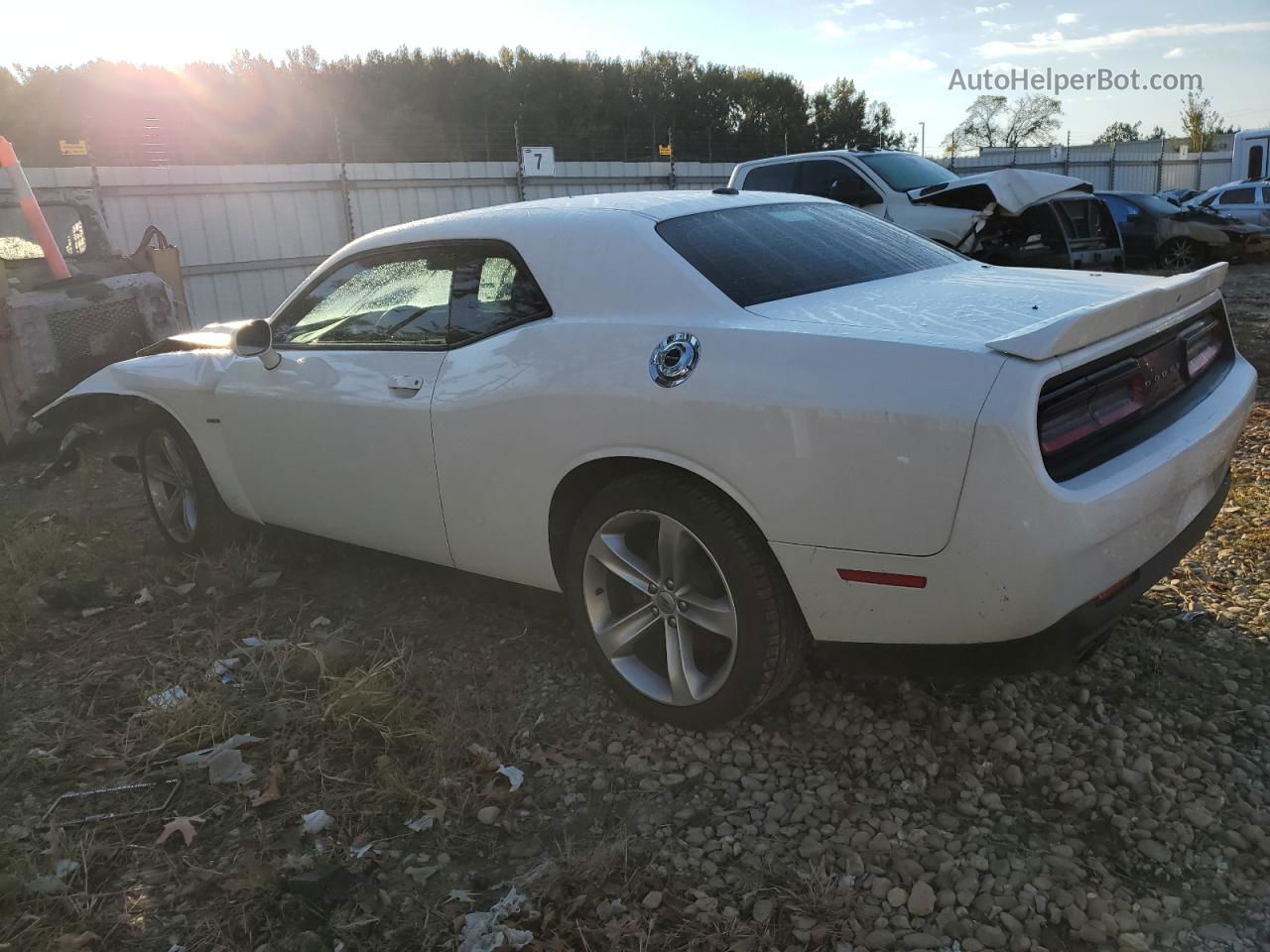 2018 Dodge Challenger R/t Белый vin: 2C3CDZBT5JH300888