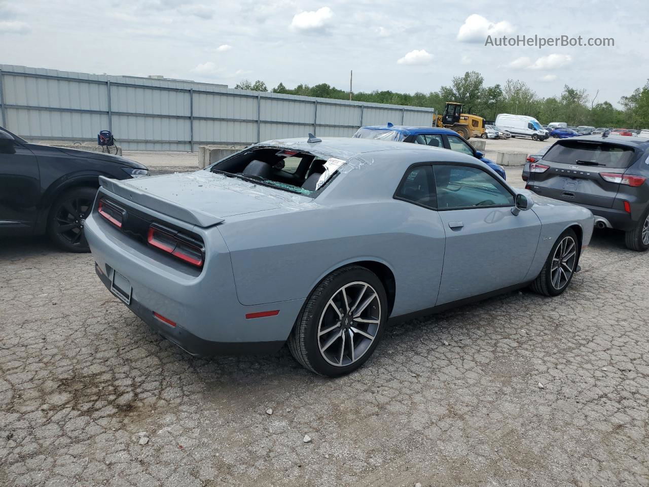 2022 Dodge Challenger R/t Серебряный vin: 2C3CDZBT7NH234107