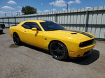 2017 Dodge Challenger R/t Желтый vin: 2C3CDZBTXHH611629