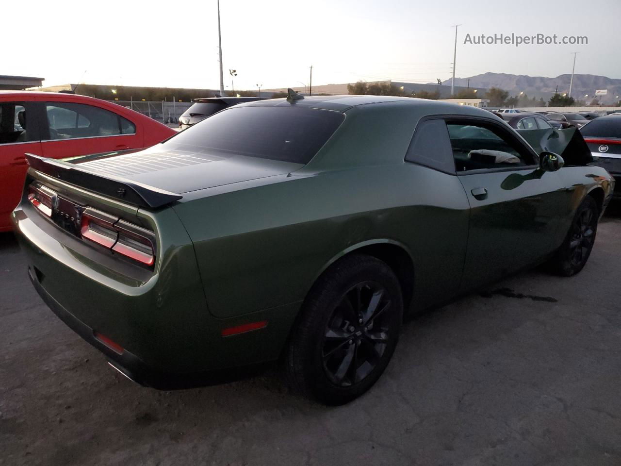 2022 Dodge Challenger Sxt Green vin: 2C3CDZGG7NH188810