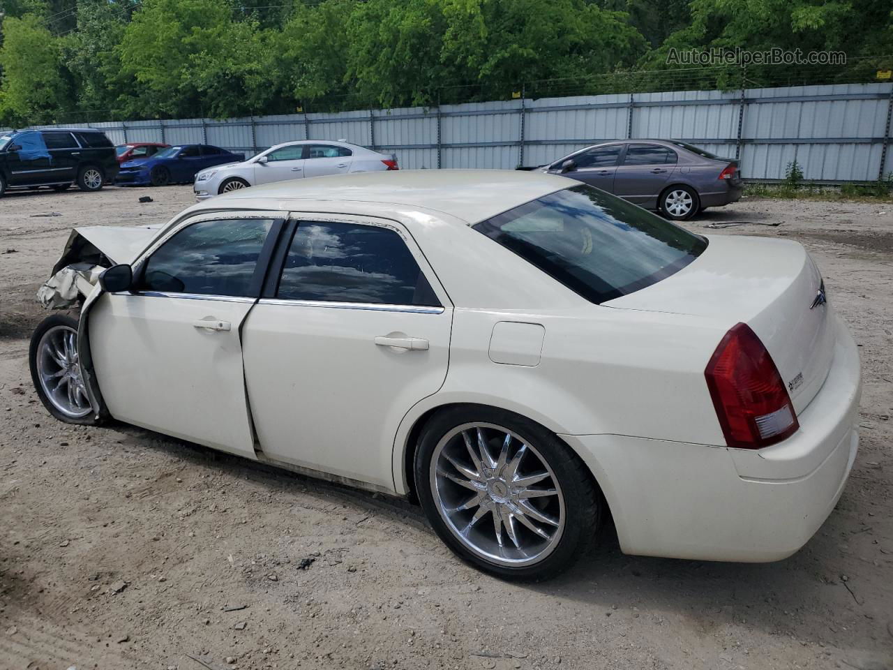 2007 Chrysler 300  Cream vin: 2C3KA43R07H625421