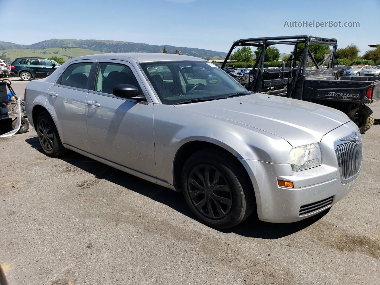 2007 Chrysler 300  Silver vin: 2C3KA43R17H802851