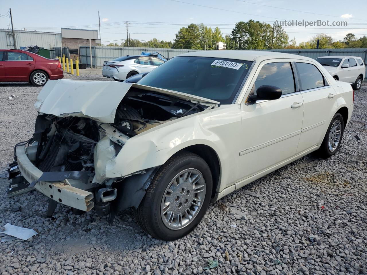 2007 Chrysler 300  White vin: 2C3KA43R37H880435