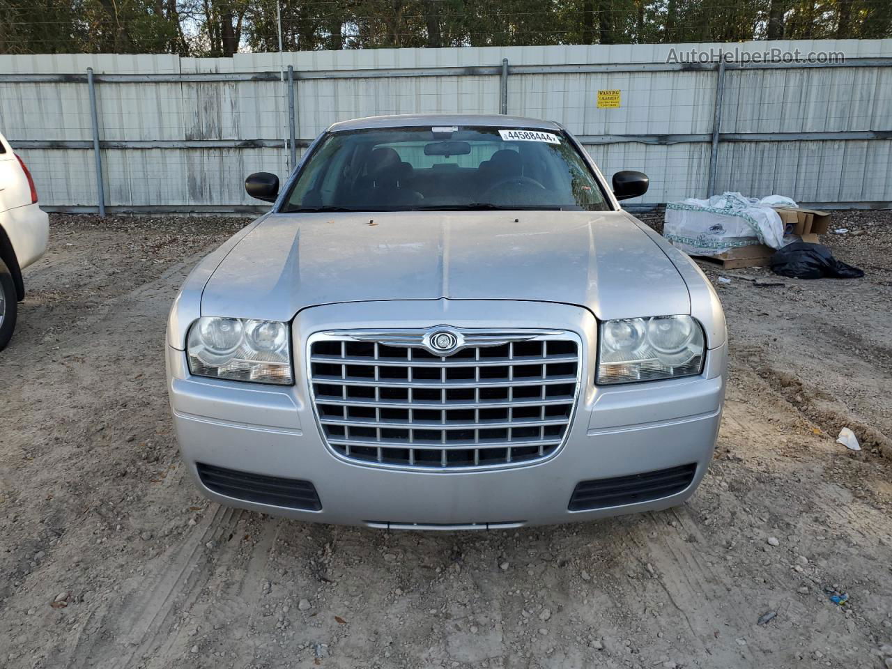 2007 Chrysler 300  Silver vin: 2C3KA43R37H640379