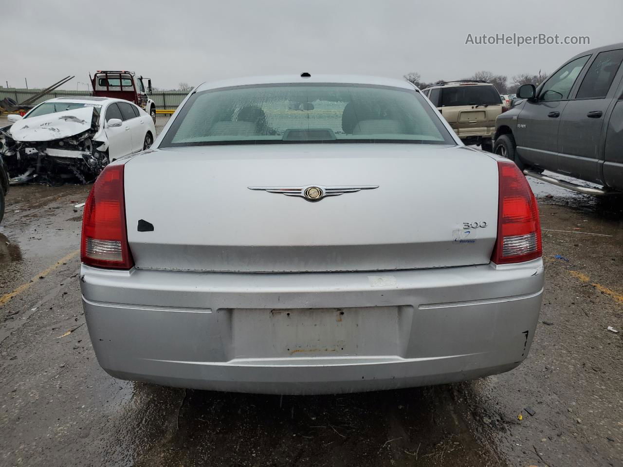 2007 Chrysler 300  Silver vin: 2C3KA43R37H710589