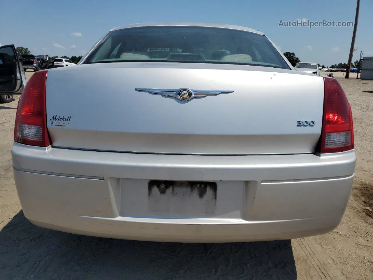 2007 Chrysler 300  Silver vin: 2C3KA43R57H711405