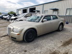 2007 Chrysler 300  Beige vin: 2C3KA43R67H610017