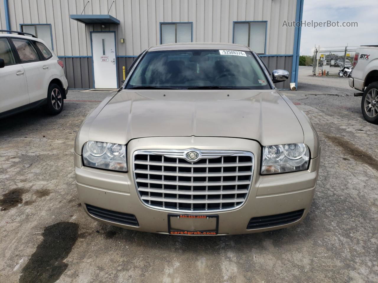 2007 Chrysler 300  Beige vin: 2C3KA43R67H610017