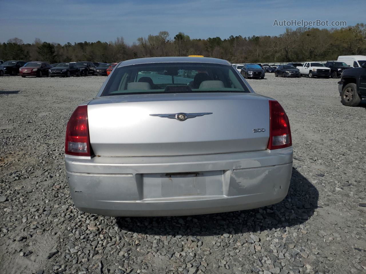 2007 Chrysler 300  Silver vin: 2C3KA43R77H701619