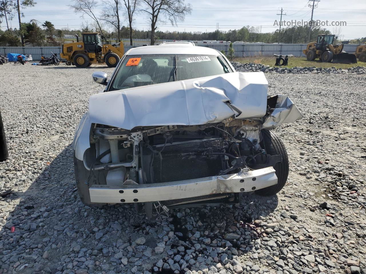 2007 Chrysler 300  Silver vin: 2C3KA43R77H701619