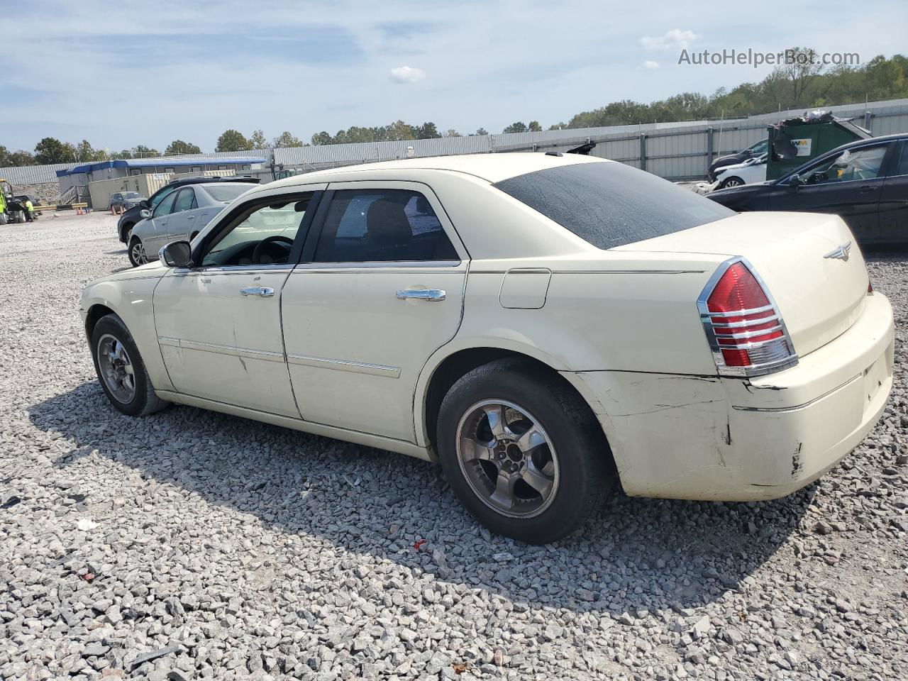 2007 Chrysler 300  Cream vin: 2C3KA43R87H894203