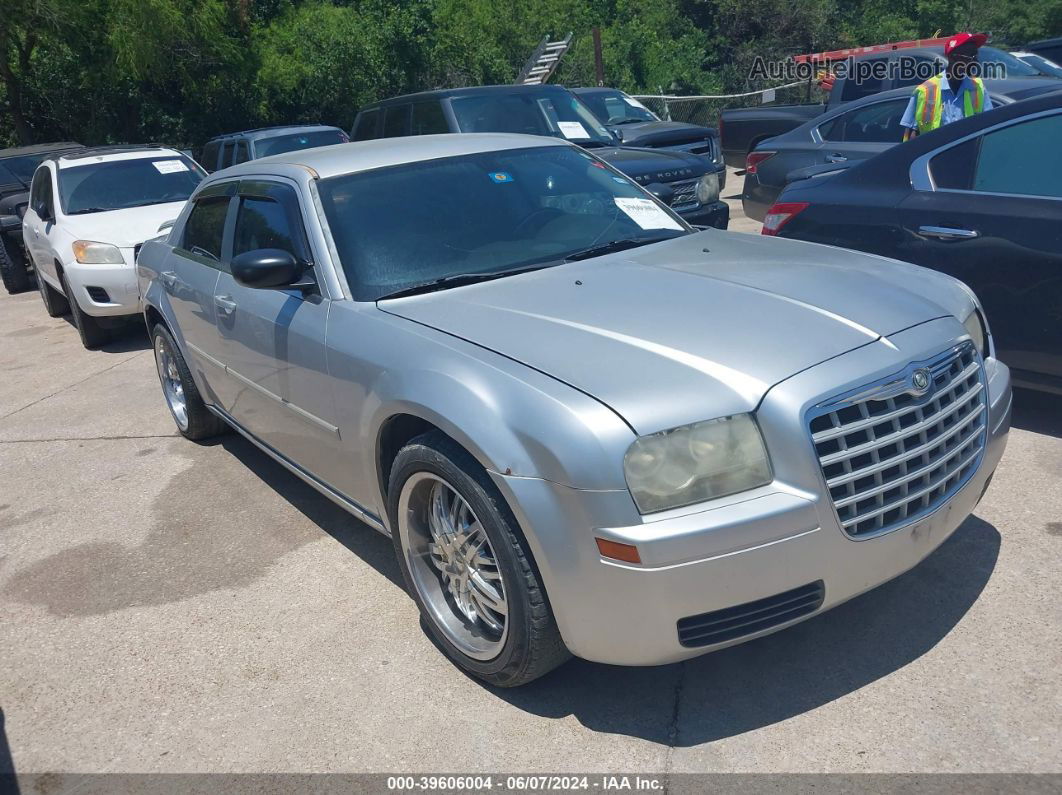 2007 Chrysler 300   Silver vin: 2C3KA43RX7H637625