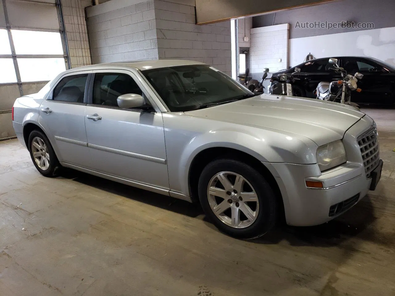 2007 Chrysler 300 Touring Серебряный vin: 2C3KA53G37H682572