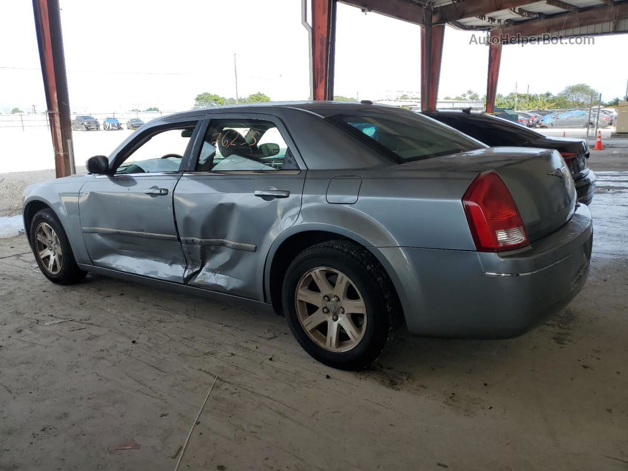 2007 Chrysler 300 Touring Silver vin: 2C3KA53G37H777083