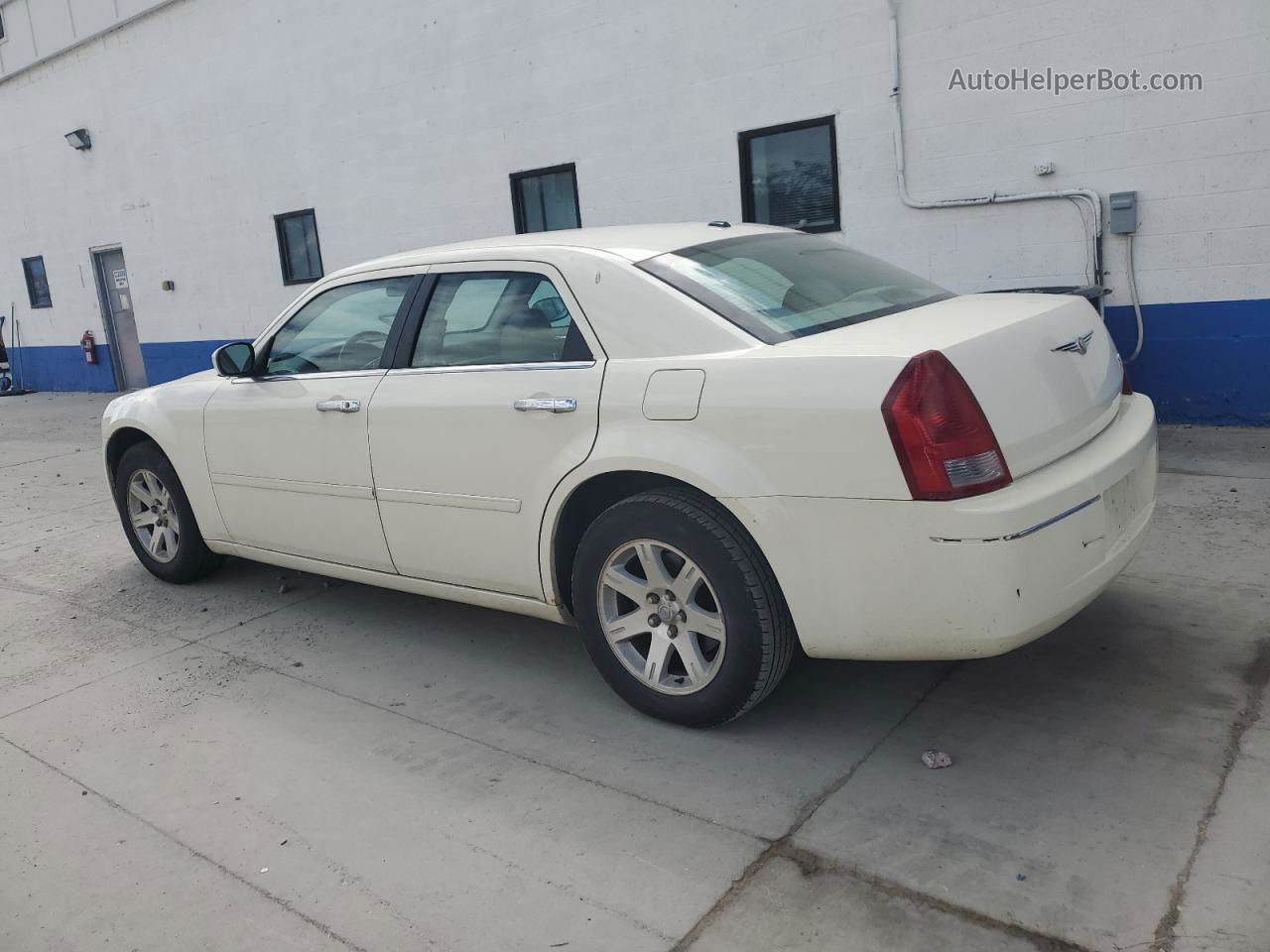 2007 Chrysler 300 Touring White vin: 2C3KA53G57H858893