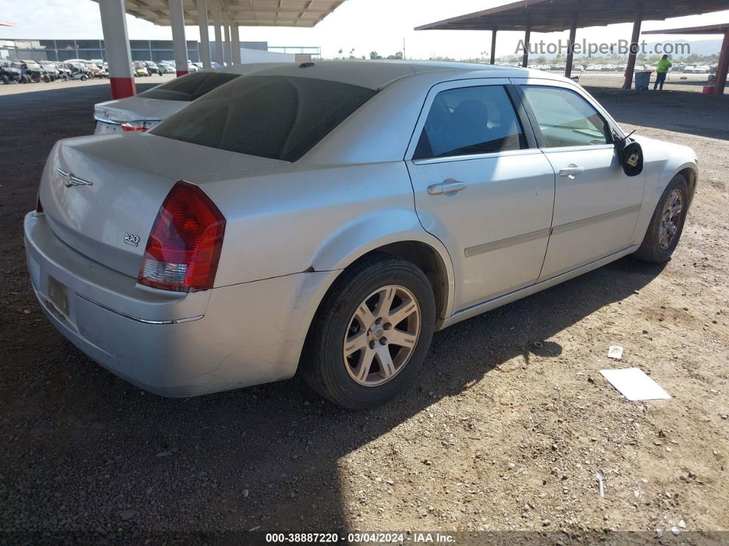 2007 Chrysler 300 Touring Silver vin: 2C3KA53G67H802168