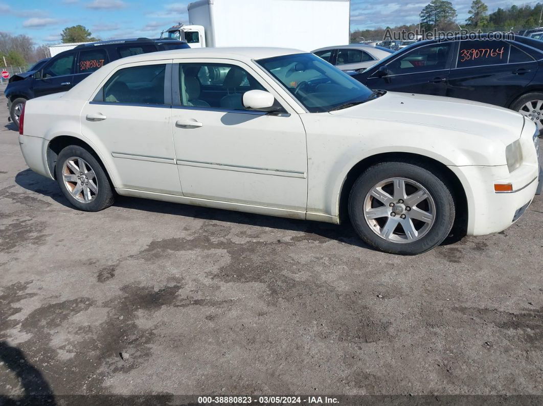 2007 Chrysler 300 Touring White vin: 2C3KA53G97H784572